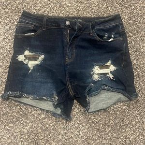 Judy blue camo patch shorts